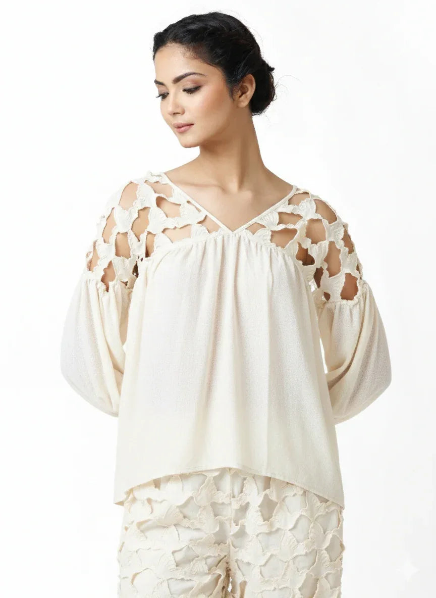 Off-white blouse with delicate floral lace shoulders, billowy 3/4 sleeves, and gathered neckline, embodying style femme. - Blouse DOVE - XS / Bleu - ALTER EGO