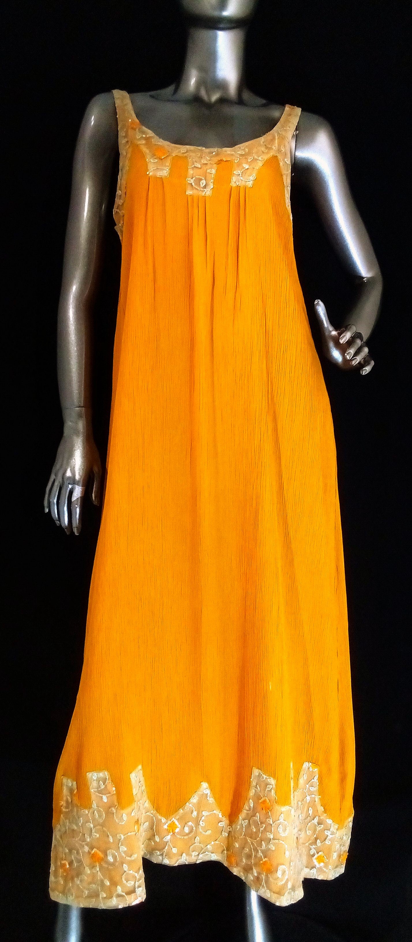 Robe Jali Fleurs Safran