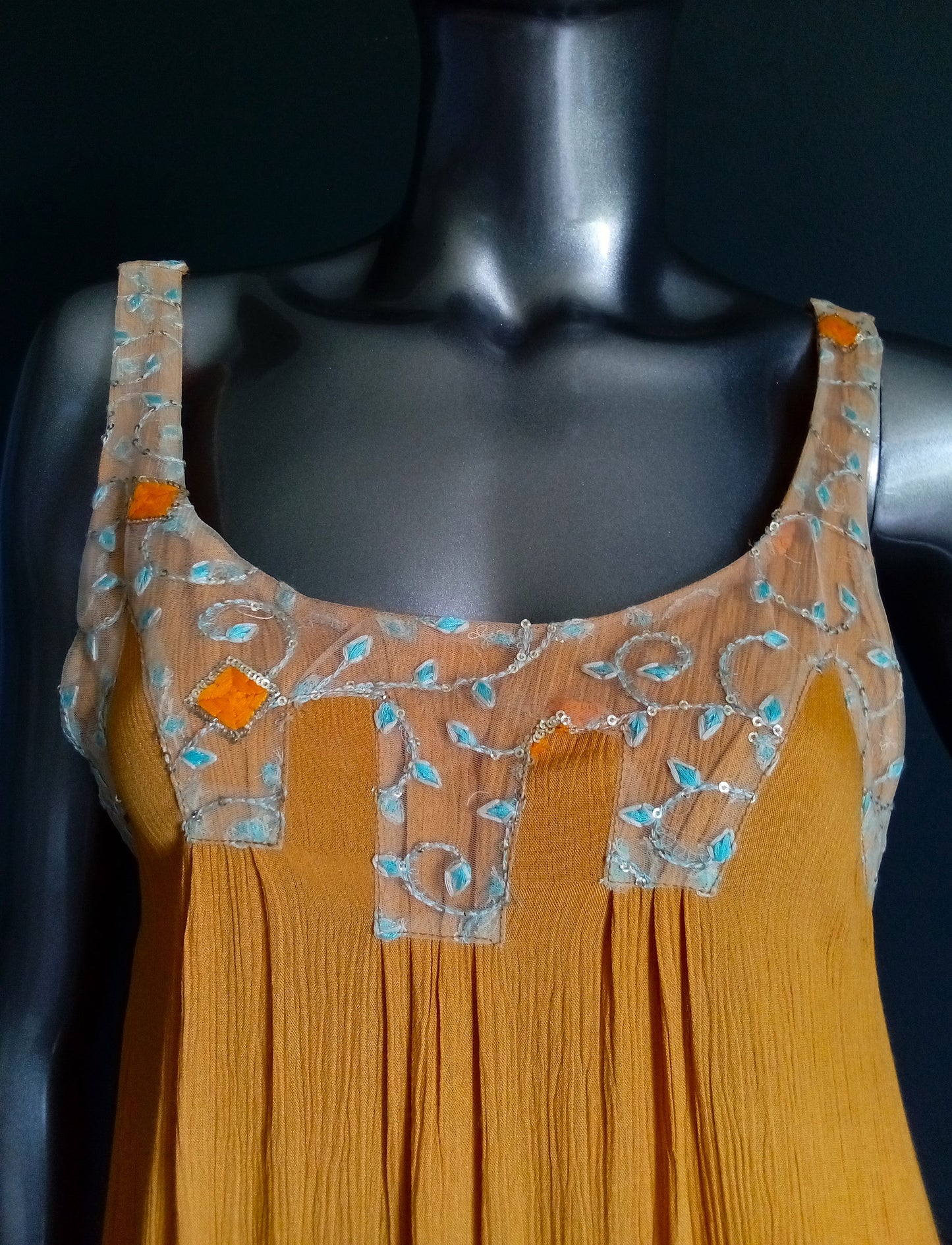 Robe Jali Fleurs Safran