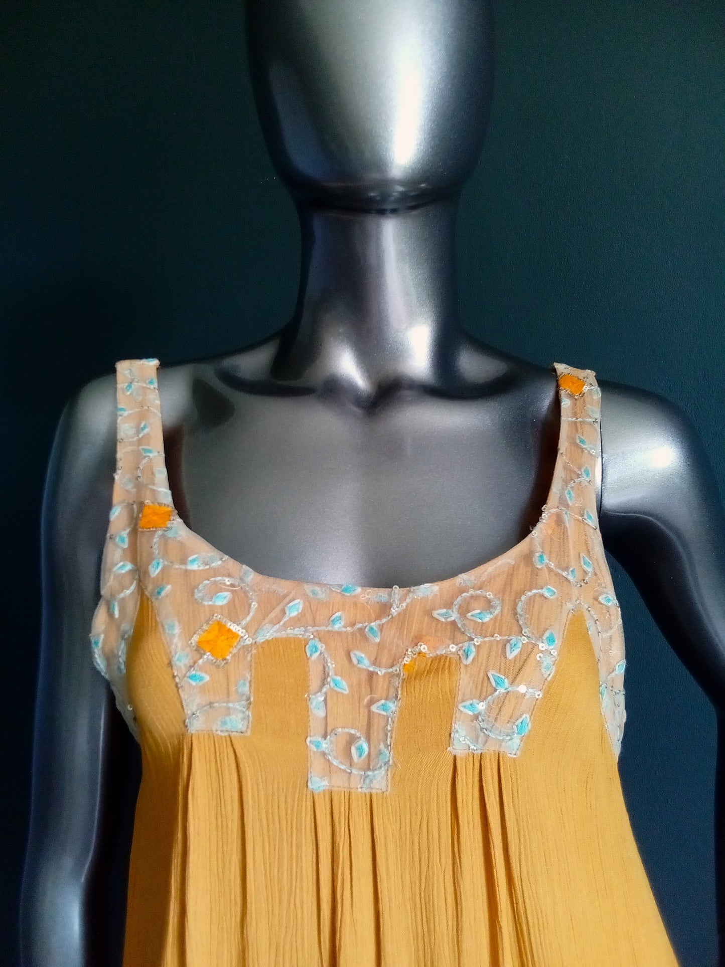 Robe Jali Fleurs Safran