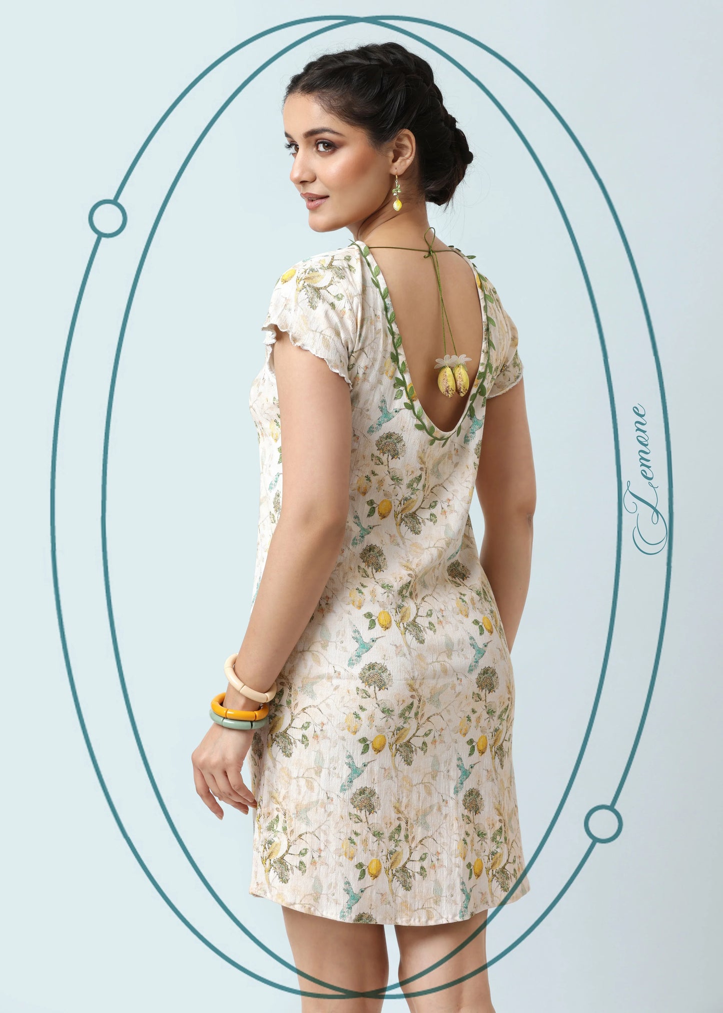 Short beige cotton robe femme élégante with multicolore floral print, round collar, short sleeves, pompon details, and open. - Robe LEMONE - S - ALTER EGO