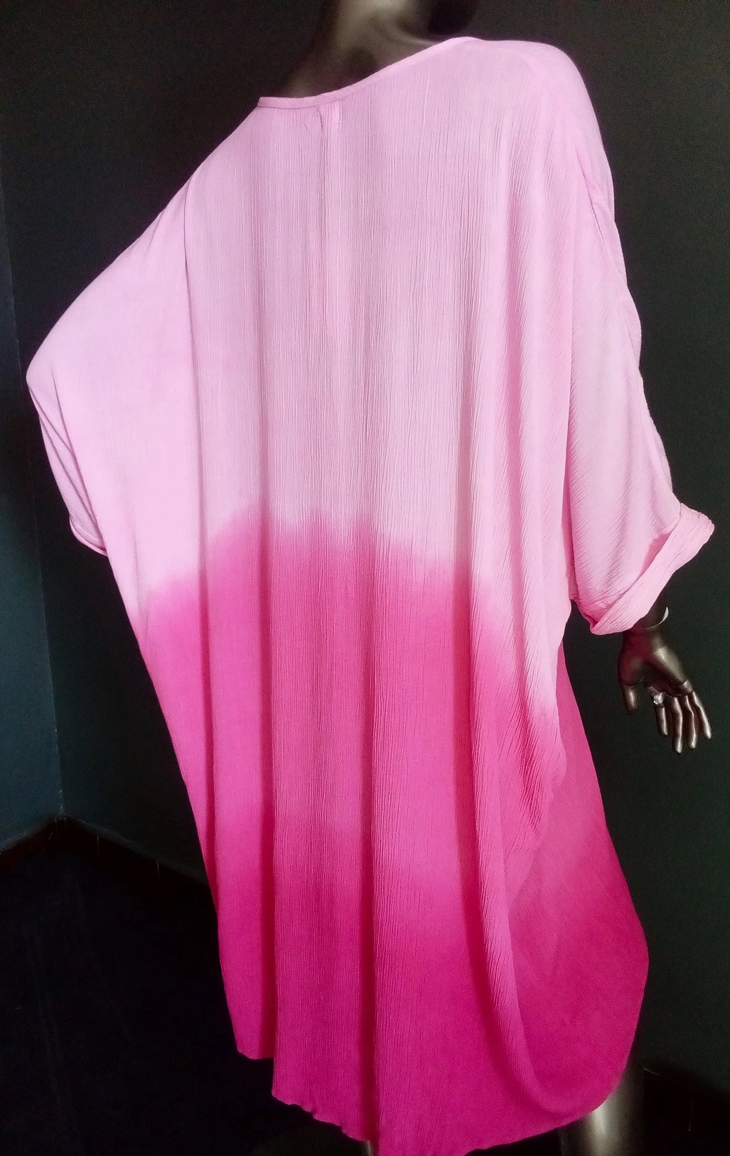 Flowing ombré crepe robe femme élégante in fuchsia shades with 3/4 sleeves and relaxed silhouette by ALTER EGO, style femme. - Robe Ombrage dégradé Fushia - Default Title - ALTER EGO