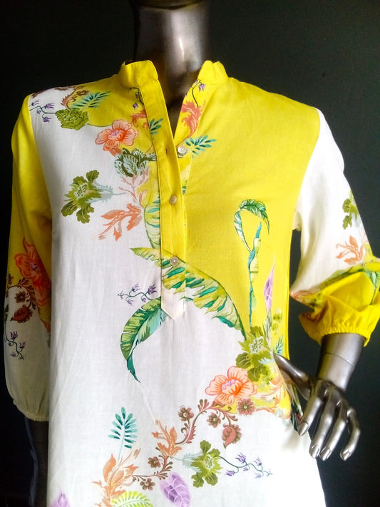 Robe Yellow Garden