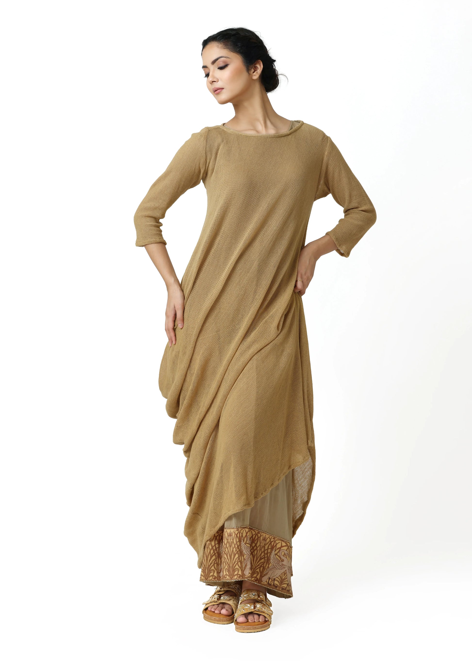 Elegant beige robe toge with three-quarter sleeves and round neckline, featuring a flowing, asymmetrical drape for a. - Robe toge SWAN - S - ALTER EGO