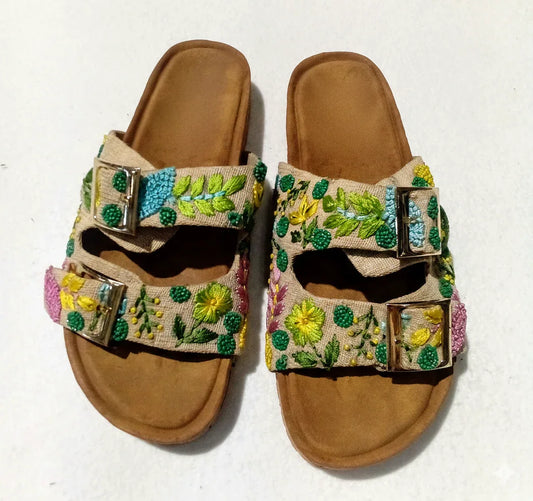 Boheme chic sandals with multicolored floral embroidery on cream fabric straps, adjustable buckles, cushioned tan footbed,. - Sandale GREEN - 36 - ALTER EGO