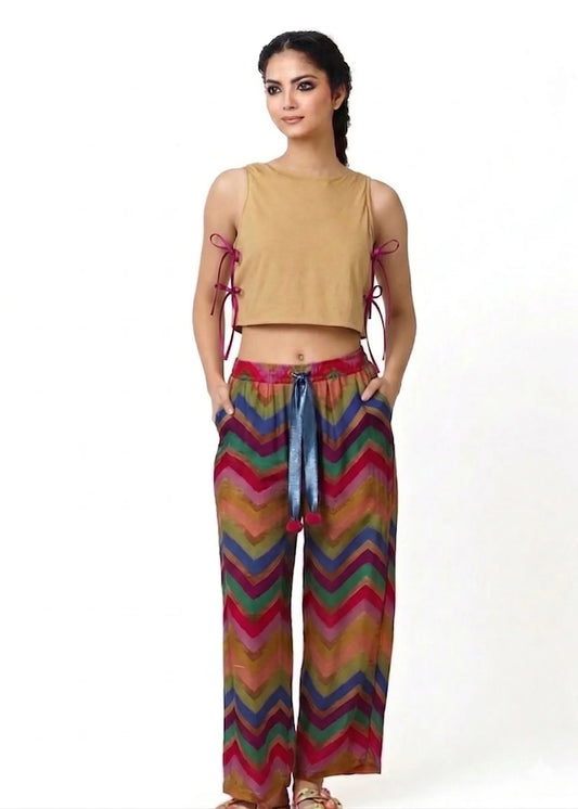 Multicolored zig zag wide-leg silk pants with elastic waist and pockets, styled by ALTER EGO for a tenue chic femme and. - Pantalon ZIG ZAG - S - ALTER EGO