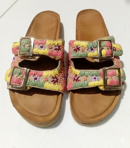 Multicolored embroidered sandals with yellow, pink, and beige raphia straps, gold-tone buckles, camel footbed, boho chic. - Sandale JAUNE-ROSE - 36 - ALTER EGO
