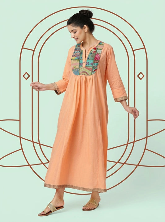 Long coral-peach caftan dress with a V-neck embroidered bib, sheer long sleeves, and a flowing ankle-length skirt. - Robe PLASTRON ABRICOT - S - ALTER EGO