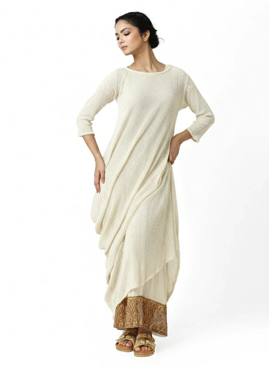 Beige off-white robe toge with three-quarter sleeves and round collar, featuring delicate vintage floral embroidery, flowing . - Robe toge OFF WHITE SWAN - S - ALTER EGO