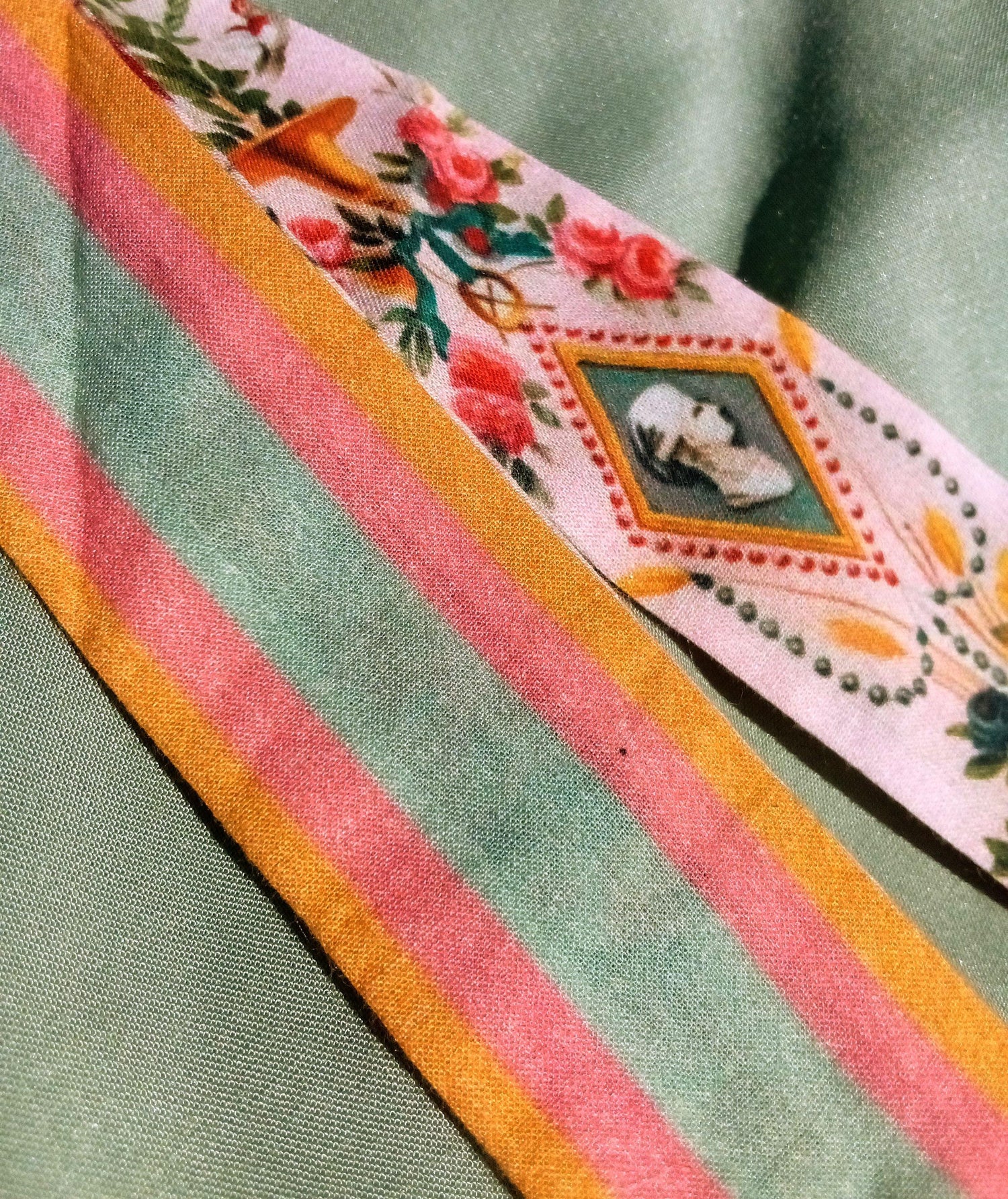 Multicolored floral and geometric embroidered detail on vert d'eau cotton fabric, elegant robe femme by ALTER EGO in refined . - Robe CALLIOPE - Taille unique / VERT D'EAU - ALTER EGO
