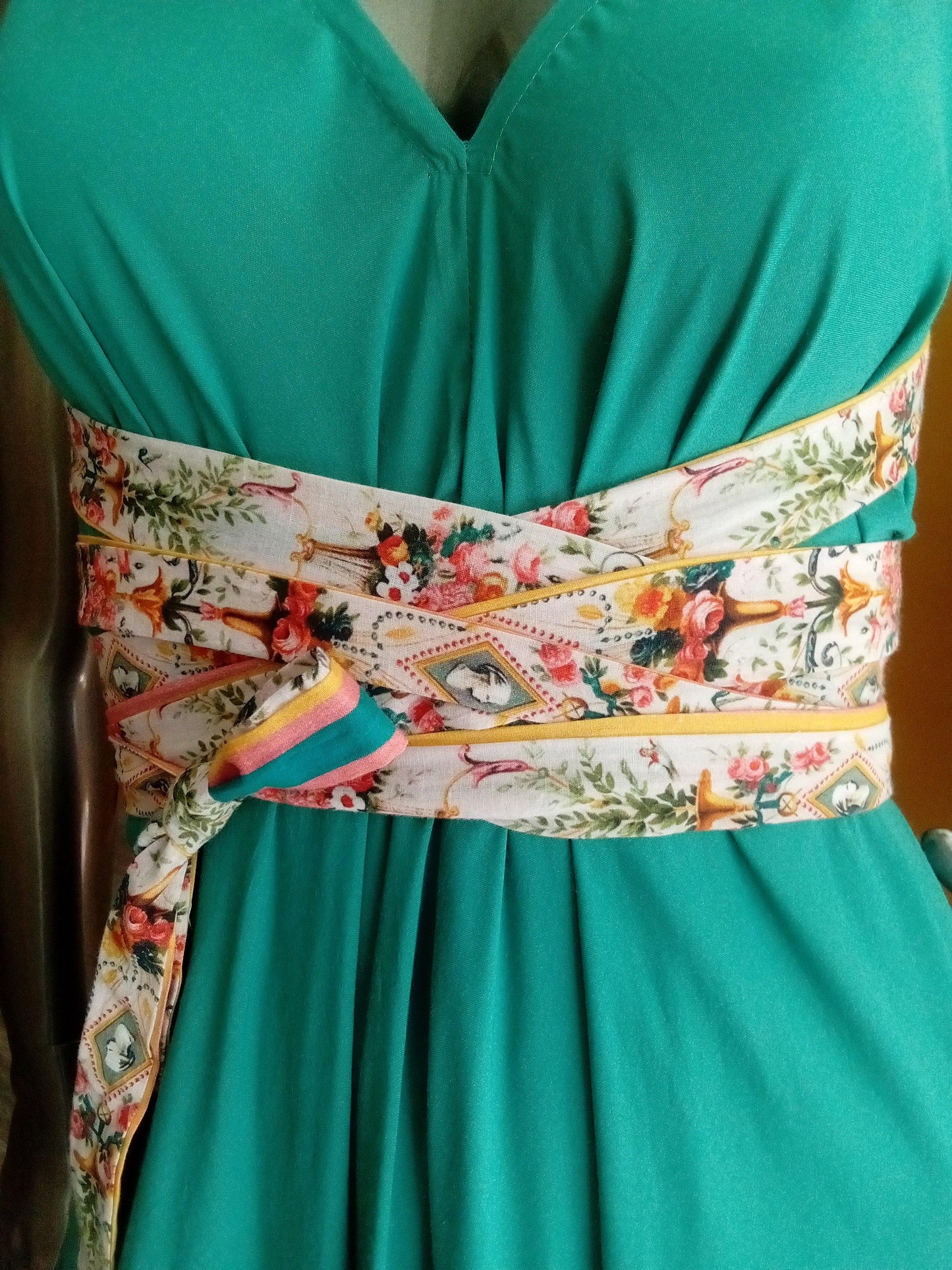 Elegant robe femme élégante in emerald green cotton with V-neck and floral printed sash belt, embodying ALTER EGO's style. - Robe CALLIOPE - Taille unique / VERT D'EAU - ALTER EGO