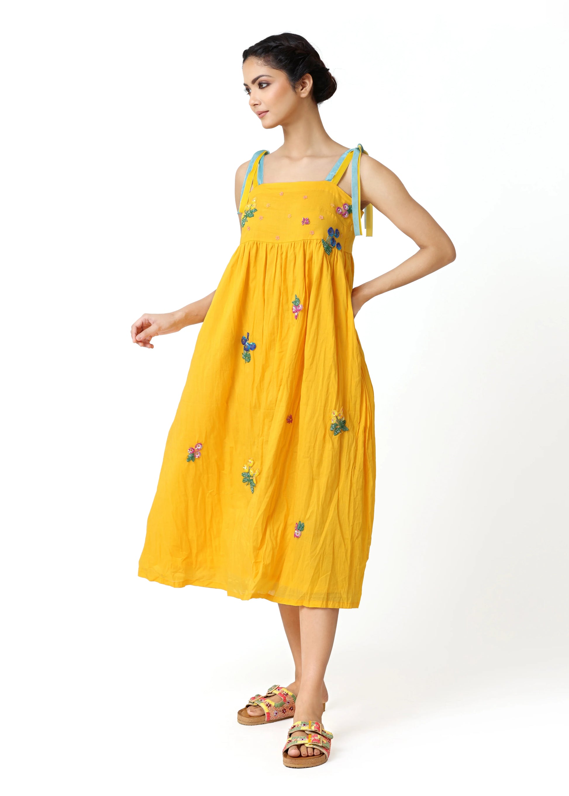 Multicolored embroidered yellow cotton robe femme élégante with shoulder ties, midi length, fluid fit, style femme raffiné. - Robe BLOOM - S - ALTER EGO